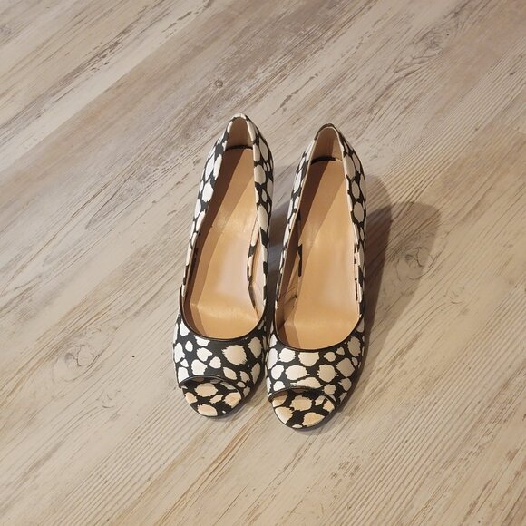 Black and Yellow Heels.  New and adorable size 9 - Picture 2 of 5